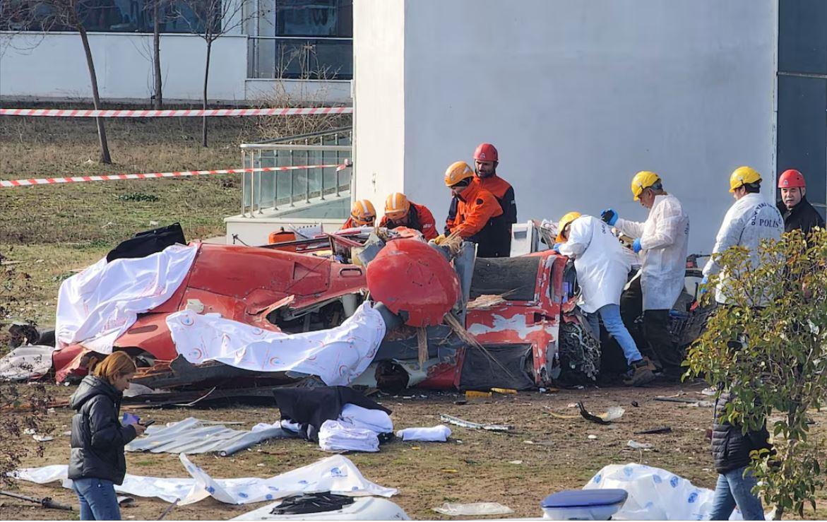 تركيا .. مقتل 4 أشخاص في حادث تحطم طائرة مروحية