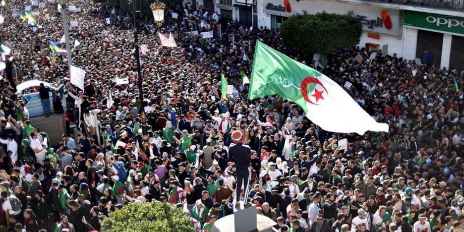 مجلة إسبانية: النظام الجزائري يحاول "صرف الانتباه عن الوضع الاقتصادي والاجتماعي المتردي في البلاد"